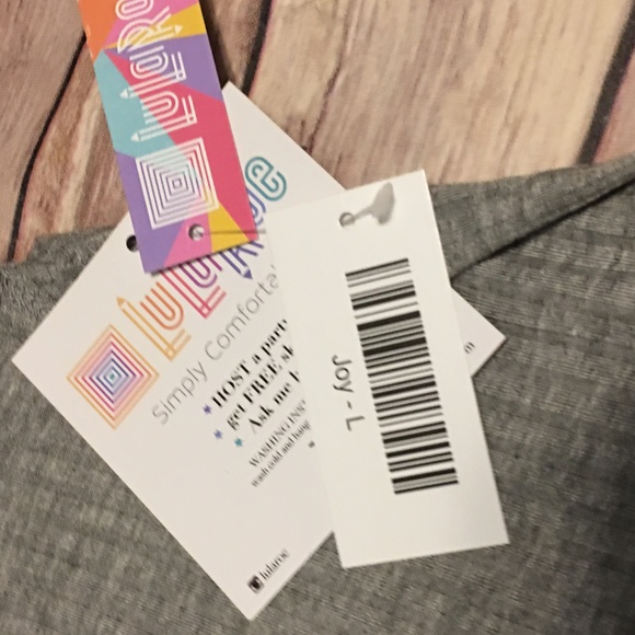 Gray Ribbed LuLaRoe Joy Vest - Picture 2 of 3